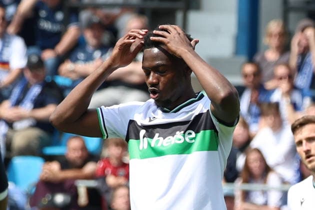 09.05.2026, xrekx, Fussball 2.Bundesliga, VfL Bochum - Hannover 96 v.l. Mustapha Bundu (Hannover 96) enttaeuscht, enttäuscht, schaut enttaeuscht, niedergeschlagen, disappointed (DFL DFB REGULATIONS PROHIBIT ANY USE OF PHOTOGRAPHS as IMAGE SEQUENCES and or QUASI-VIDEO) Bochum