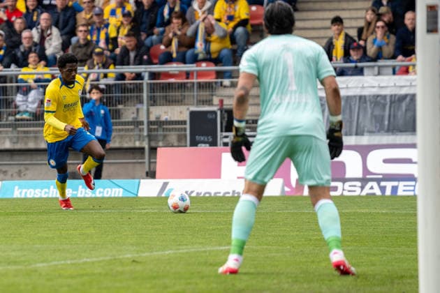 Deutschland: Fussball, 2. Bundesliga, 33. Spieltag 2025 26, Eintracht Braunschweig - Dynamo Dresden am 09.05. in Braunschweig, Eintracht-Stadion: Faride Alidou (Eintracht Braunschweig 10)