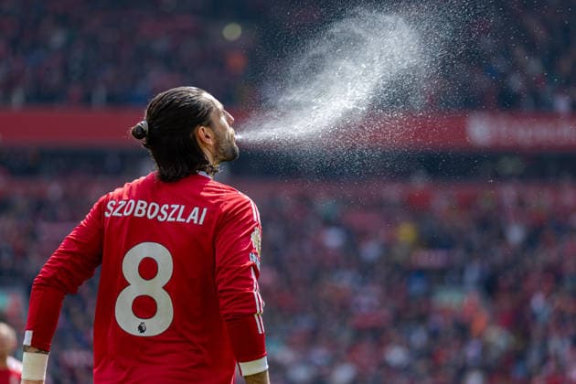 Football - FA Premier League - Liverpool FC v Chelsea FC LIVERPOOL, ENGLAND - Saturday, May 9, 2026: Liverpool s Dominik Szoboszlai spits his drink out before the FA Premier League match between Liverpool FC and Chelsea FC at Anfield. (Photo by David Rawcliffe Propaganda) LIVERPOOL Anfield MERSEYSIDE ENGLAND  Copyright: xDavidxRawcliffex P2026-05-09-Liverpool_Chelsea-21
