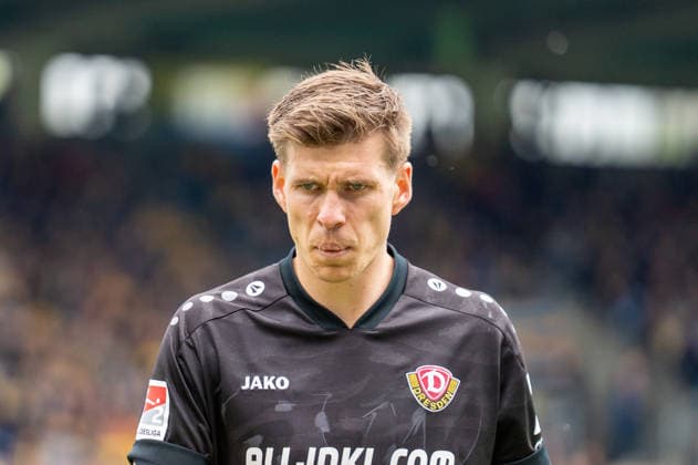 Deutschland: Fussball, 2. Bundesliga, 33. Spieltag 2025 26, Eintracht Braunschweig - Dynamo Dresden am 09.05. in Braunschweig, Eintracht-Stadion: Alexander Rossipal (Dynamo Dresden 19) Portrait, Porträt