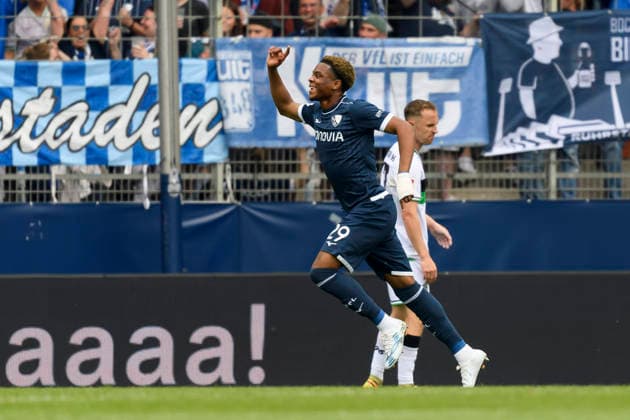 Farid Alfa-Ruprecht (VfL Bochum) Torjubel, jubelt nach seinem Treffer zum 1:1 waehrend des spiels der 2. Bundesliga zwischen VfL Bochum und Hannover 96, Vonovia Ruhrstadion am 09. May 2026 in Bochum, Deutschland. (Foto von Max Maiwald DeFodi Images) +++ Farid Alfa-Ruprecht (VfL Bochum) celebrates after scoring his team s first goal during the 2. Bundesliga match between VfL Bochum and Hannover 96 at Vonovia Ruhrstadion on May 9, 2026 in Bochum, Germany. (Photo by Max Maiwald DeFodi Images) (Photo by Max Maiwald DeFodi Images) -
