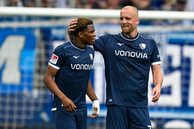 Alfa-Ruprecht (Bochum 29) jubelt nach dem Tor zum 1:1 mit Philipp Hofmann (Bochum 33) 09.05.2026 ¢ Fussball ¢ VfL Bochum vs Hannover 96, Vonovia Ruhrstadion, Bochum, DFB DFL REGULATIONS PROHIBIT ANY USE OF PHOTOGRAPHS AS IMAGE SEQUENCES AND OR QUASI-VIDEO