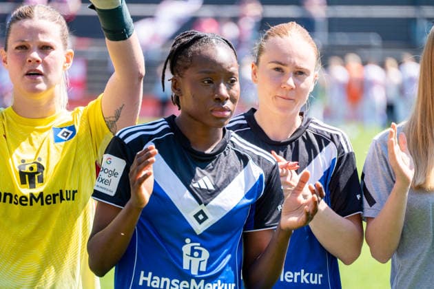 Deutschland: Fussball Google Pixel Frauen-Bundesliga 2025 2026 - 1.FC Köln vs Hamburger SV - 25. Spieltag - Franz-Kremer-Stadion (Köln): nach dem Spiel Magou Doucoure (Hamburger SV, 2) Lea Paulick (Hamburger SV, 25) Ärger, Emotionen, Traurig Copyright: xOrhanxHabashx