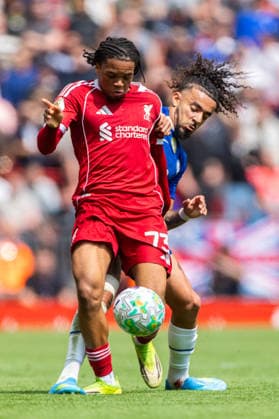 Football - FA Premier League - Liverpool FC v Chelsea FC LIVERPOOL, ENGLAND - Saturday, May 9, 2026: Liverpool s Rio Ngumoha is challenged by Chelsea s Malo Gusto (R) during the FA Premier League match between Liverpool FC and Chelsea FC at Anfield. (Photo by David Rawcliffe Propaganda) LIVERPOOL Anfield MERSEYSIDE ENGLAND  Copyright: xDavidxRawcliffex P2026-05-09-Liverpool_Chelsea-56