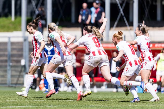 Google Pixel Frauen-Bundesliga, 1. FC Köln - Hamburger SV; 09.05.2026 Jubel zum 2:1 durch Dora Zeller (1. FC Köln, 19), Tor, Torjubel Google Pixel Frauen-Bundesliga, 1. FC Köln - Hamburger SV, Köln, Franz-Kremer-Stadion am 09.05.2026 DFB REGULATIONS PROHIBIT ANY USE OF PHOTOGRAPHS AS IMAGE SEQUENCES AND OR QUASI-VIDEO. Copyright: xBEAUTIFULxSPORTS Wunderlx