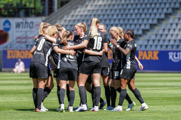 Google Pixel Frauen-Bundesliga: SC Freiburg vs. VfL Wolfsburg, 09.05.2026 Torjubel zum 1:2 durch Lena Lattwein (VfL Wolfsburg, 8) Google Pixel Frauen-Bundesliga: SC Freiburg vs. VfL Wolfsburg, Dreisamstadion, 09.05.2026 DFB DFL REGULATIONS PROHIBIT ANY USE OF PHOTOGRAPHS AS IMAGE SEQUENCES AND OR QUASI-VIDEO. Copyright: xBEAUTIFULxSPORTS Boscox