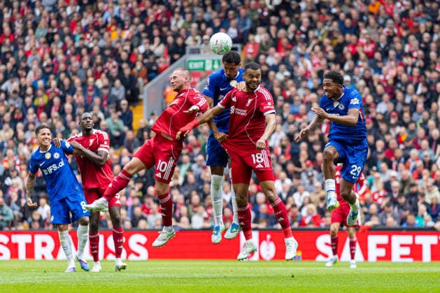 Football - FA Premier League - Liverpool FC v Chelsea FC LIVERPOOL, ENGLAND - Saturday, May 9, 2026: Liverpool s Alexis Mac Allister (L) and Cody Gakpo (R) challenges for a header with Chelsea s Levi Colwill during the FA Premier League match between Liverpool FC and Chelsea FC at Anfield. (Photo by David Rawcliffe Propaganda) LIVERPOOL Anfield MERSEYSIDE ENGLAND  Copyright: xDavidxRawcliffex P2026-05-09-Liverpool_Chelsea-83