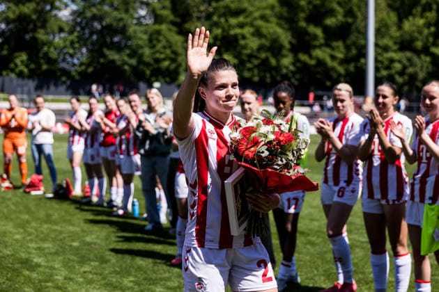 Google Pixel Frauen-Bundesliga, 1. FC Köln - Hamburger SV; 09.05.2026 Martyna Wiankowska (1. FC Köln, 26) winkt bei ihrer Verabschiedung Richtung Fans Google Pixel Frauen-Bundesliga, 1. FC Köln - Hamburger SV, Köln, Franz-Kremer-Stadion am 09.05.2026 DFB REGULATIONS PROHIBIT ANY USE OF PHOTOGRAPHS AS IMAGE SEQUENCES AND OR QUASI-VIDEO. Copyright: xBEAUTIFULxSPORTS Wunderlx
