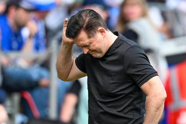 Christian Titz (Hannover) Mimik starker Gesichtsausdruck Emotion. 09.05.2026 ¢ Fussball ¢ VfL Bochum vs Hannover 96, Vonovia Ruhrstadion, Bochum, DFB DFL REGULATIONS PROHIBIT ANY USE OF PHOTOGRAPHS AS IMAGE SEQUENCES AND OR QUASI-VIDEO