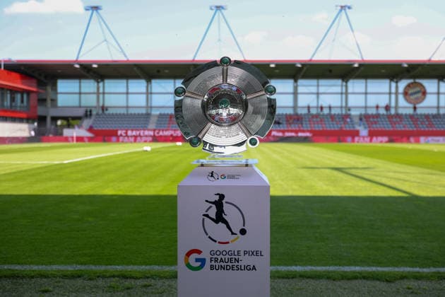 Die Meisterschale der Google Pixel-Frauen-Bundesliga vor dem Spiel, GER, FC Bayern Muenchen vs. Eintracht Frankfurt, Fussball, Google Pixel Frauen-Bundesliga, 25. Spieltag, Saison 2025 2026, 09.05.2026, DFL DFB REGULATIONS PROHIBIT ANY USE OF PHOTOGRAPHS as IMAGE SEQUENCES and or QUASI-VIDEO, GER, FC Bayern Muenchen vs. Eintracht Frankfurt, Fussball, Google Pixel Frauen-Bundesliga, 25. Spieltag, Saison 2025 2026, 09.05.2026 Muenchen Copyright: xEibner-Pressefoto JennixMaulx EP_JML