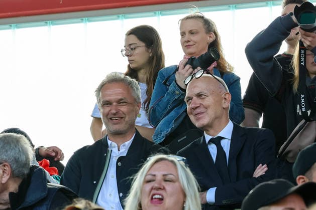 Bernd Neuendorf (DFB Praesident) mit Christian Wueck (Nationaltrainer DFB Frauen), GER, FC Bayern Muenchen vs. Eintracht Frankfurt, Fussball, Google Pixel Frauen-Bundesliga, 25. Spieltag, Saison 2025 2026, 09.05.2026, DFL DFB REGULATIONS PROHIBIT ANY USE OF PHOTOGRAPHS as IMAGE SEQUENCES and or QUASI-VIDEO, GER, FC Bayern Muenchen vs. Eintracht Frankfurt, Fussball, Google Pixel Frauen-Bundesliga, 25. Spieltag, Saison 2025 2026, 09.05.2026 Muenchen Copyright: xEibner-Pressefoto JennixMaulx EP_JML