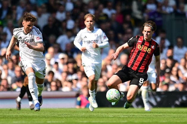 Fulham FC v AFC Bournemouth, Premier League AFC Bournemouth midfielder Alex Scott (8) dives for the ball under pressure from Fulham midfielder Tom Cairney (10) during the Premier League match between Fulham FC and AFC Bournemouth at Craven Cottage, London, UK on 9 May 2026. London Craven Cottage Greater London UK Editorial use only DataCo restrictions apply See www.football-dataco.com , Copyright: xDennisxGoodwinx PSI-24220-0031
