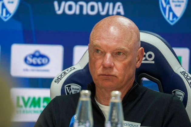 Deutschland: Fussball 2.Bundesliga 2025 2026, 33. Spieltag - VfL Bochum vs Hannover 96 - Vonovia Ruhrstadion (Bochum): Pressekonferenz, Medien Uwe Rösler Uwe Roesler (Trainer VfL Bochum) Bochum