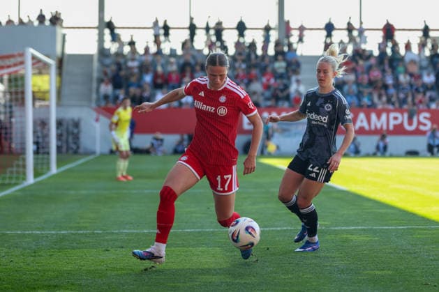 Klara Buehl (FC Bayern Muenchen, 17) mit Ball mit Nadine Riesen (Eintracht Frankfurt, 22), GER, FC Bayern Muenchen vs. Eintracht Frankfurt, Fussball, Google Pixel Frauen-Bundesliga, 25. Spieltag, Saison 2025 2026, 09.05.2026, DFL DFB REGULATIONS PROHIBIT ANY USE OF PHOTOGRAPHS as IMAGE SEQUENCES and or QUASI-VIDEO, GER, FC Bayern Muenchen vs. Eintracht Frankfurt, Fussball, Google Pixel Frauen-Bundesliga, 25. Spieltag, Saison 2025 2026, 09.05.2026 Muenchen Copyright: xEibner-Pressefoto JennixMaulx EP_JML