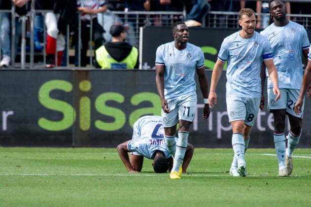 Udinese s Idrissa Gueye celebrates after scoring the goal for 0-2 during the Serie A soccer match between Cagliari Calcio and Udinese at the Unipol Domus in Cagliari, Sardinia - Saturday 9th May. - Soccer  Copyright: xGianlucaxZuddas LaPressex