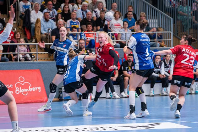 HSG Blomberg-Lippe (GER) vs. Thueringer HC (GER) Handball, 1. Handball Bundesliga Frauen, Halbfinale, Spiel 3, 9.5.2026, Saision 2025 2026, Blomberg Johanna Reichert (Thueringer HC, 29) im Torwurf gegen Alexia Hauf (HSG Blomberg-Lippe, 31) Blomberg Sporthalle an der Ulmenallee Deutschland