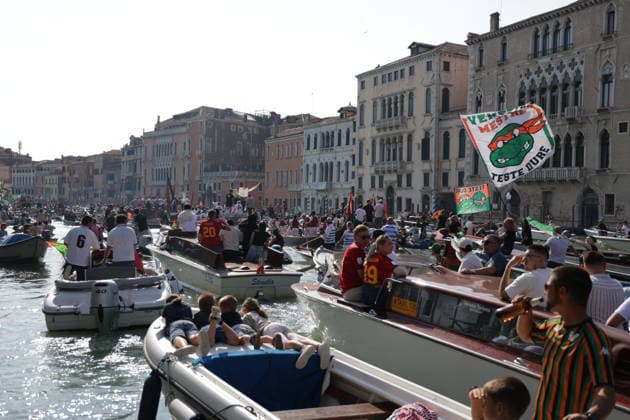May 9, 2026, Venezia, Italy, Italy: Celebrations by Venezia FC and its fans after winning the Serie BKT championship and securing promotion to Serie A on 9 May, 2026, Venezia, Italy Venezia Italy - ZUMAr199 20260509_zsp_r199_015 Copyright: xMattiaxRadonix