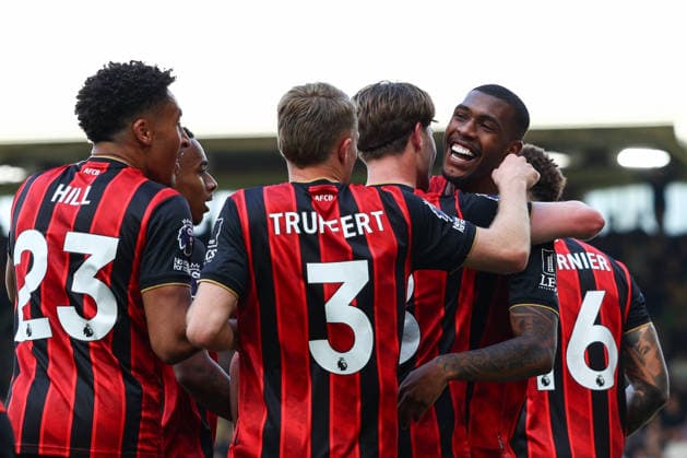 Premier League: Fulham v AFC Bournemouth LONDON, UK - 9th May 2026: Rayan of AFC Bournemouth celebrates scoring his side s first goal with team mates during the Premier League match between Fulham FC and AFC Bournemouth at Craven Cottage London Craven Cottage England United Kingdom Copyright: xCraigxMercerx xPeakxActionxPhotosx