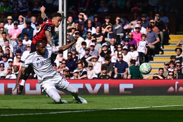Fulham FC v AFC Bournemouth, Premier League AFC Bournemouth midfielder Marcus Tavernier (16) takes a shot at goal under pressure from Fulham defender Issa Diop (31) during the Premier League match between Fulham FC and AFC Bournemouth at Craven Cottage, London, UK on 9 May 2026. London Craven Cottage Greater London UK Editorial use only DataCo restrictions apply See www.football-dataco.com , Copyright: xDennisxGoodwinx PSI-24220-0052