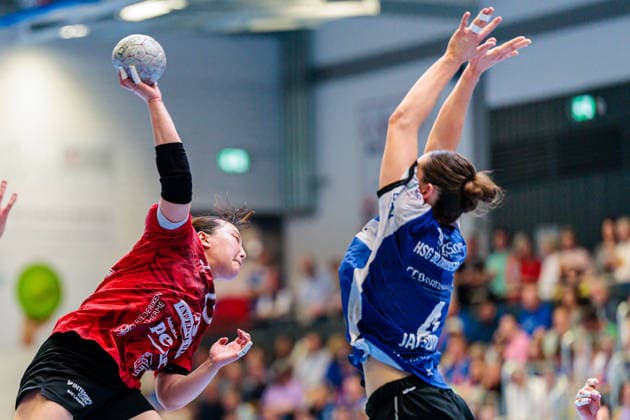 v.l. Natsuki Aizawa (Thueringer HC, 23), Andrea Jacobsen (HSG Blomberg-Lippe, 04) GER, HSG Blomberg-Lippe vs. Thueringer HC, Handball, 1. Bundesliga Frauen, Play-Offs, Halbfinale, Spiel 3, 09.05.2026 GER, HSG Blomberg-Lippe vs. Thueringer HC, Handball, 1. Bundesliga Frauen, Play-Offs, Halbfinale, Spiel 3, 09.05.2026 Blomberg Copyright: xEibner-Pressefoto JanxRollingerx EP_JSK
