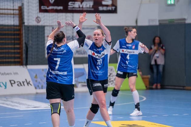 HSG Blomberg-Lippe (GER) vs. Thueringer HC (GER) Handball, 1. Handball Bundesliga Frauen, Halbfinale, Spiel 3, 9.5.2026, Saision 2025 2026, Blomberg Diana Magnusdottir (HSG Blomberg-Lippe, 07) und Maxi Muehlner (HSG Blomberg-Lippe, 10) freuen sich nach einem Tor Blomberg Sporthalle an der Ulmenallee Deutschland