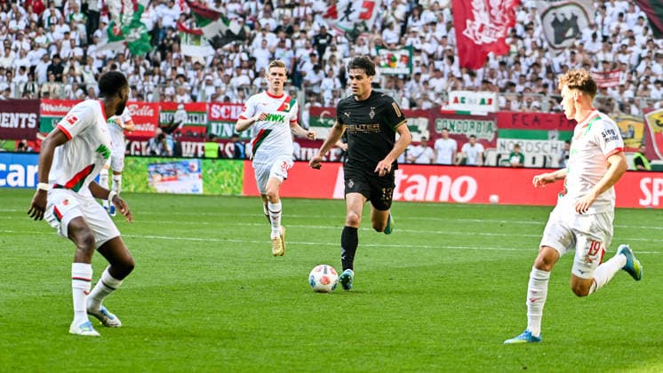 GER, 1. FBL, FC Augsburg vs Borussia Mönchengladbach 09.05.2026, WWK-Arena, Augsburg, GER, 1. FBL, FC Augsburg vs Borussia Mönchengladbach, im Bild viel Platz fuer Giovanni Reyna (Moenchengladbach, 13) *** GER, 1 FBL, FC Augsburg vs Borussia Mönchengladbach 09 05 2026, WWK Arena, Augsburg, GER, 1 FBL, FC Augsburg vs Borussia Mönchengladbach, in the picture a lot of space for Giovanni Reyna Moenchengladbach, 13 nordphotoxGmbHx xHafner nph00200