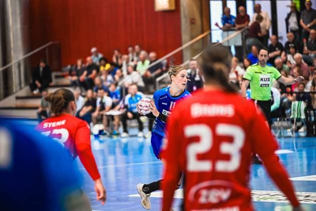 Szene mit Annefleur Bruggeman (11; Union Neckarsulm) und Silje Brons Petersen (23; BSV Sachsen Zwickau) Szene mit Annefleur Bruggeman (11; Sport-Union Neckarsulm) und Silje Brons Petersen (23; BSV Sachsen Zwickau)