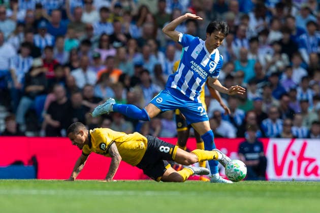 Brighton & Hove Albion v Wolverhampton Wanderers - Premier League Joao Gomes of Wolverhampton Wanderers and Kaoru Mitoma of Brighton & Hove Albion compete for the ball during the Premier League match between Brighton & Hove Albion and Wolverhampton Wanderers at the American Express Community Stadium in Brighton and Hove, England, on May 9, 2026. Brighton and Hove East Sussex United Kingdom  Copyright: xMIxNewsx originalFilename:fletcher-brighton260509_npDAT.jpg