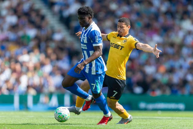 Brighton & Hove Albion v Wolverhampton Wanderers - Premier League Solly March of Brighton & Hove Albion and Andre of Wolverhampton Wanderers compete for the ball during the Premier League match at the American Express Community Stadium in Brighton and Hove, United Kingdom, on May 9, 2026. Brighton and Hove East Sussex United Kingdom  Copyright: xMIxNewsx originalFilename:fletcher-brighton260509_nph5F.jpg