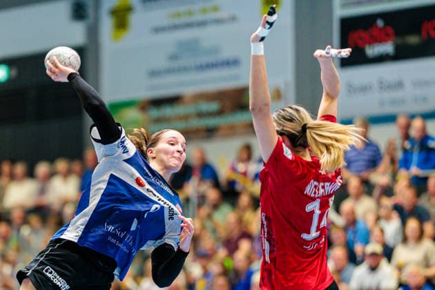 v.l. Nieke Kuehne (HSG Blomberg-Lippe, 09), Anika Niederwieser (Thueringer HC, 14) GER, HSG Blomberg-Lippe vs. Thueringer HC, Handball, 1. Bundesliga Frauen, Play-Offs, Halbfinale, Spiel 3, 09.05.2026 GER, HSG Blomberg-Lippe vs. Thueringer HC, Handball, 1. Bundesliga Frauen, Play-Offs, Halbfinale, Spiel 3, 09.05.2026 Blomberg Copyright: xEibner-Pressefoto JanxRollingerx EP_JSK