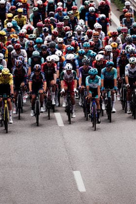 2026 Giro d Italia Stage 2 Picture by Zac Williams SWpix.com - 09 05 2026 - Cycling - 2026 Giro d Italia - Stage 2 - Burgas to Veliko Tarnavo - The peloton. Copyright: x xSWpix.comx(t axPhotographyxHubxLtd)xZacxWilliams SWpix.comx SWP-2645