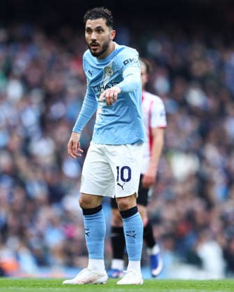 Premier League: Manchester City v Brentford Rayan Cherki of Manchester City gives instruction to teammates during the Premier League match Manchester City vs Brentford at The City in the Community Etihad Stadium, Manchester, United Kingdom on 09 May 2026 (Photo by Jorge Horsted News Images) Manchester The City in the Community Etihad Stadium Greater Manchester United, ManU Kingdom Copyright: xJorgexHorsted NewsxImagesx