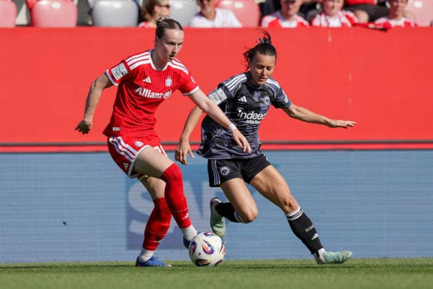 09.05.2026, xgrfx, Fussball Google Pixel Frauen-Bundesliga, FC Bayern Muenchen - Eintracht Frankfurt v.l. Franziska Kett (FC Bayern München), Hayley Raso (Eintracht Frankfurt) (DFL DFB REGULATIONS PROHIBIT ANY USE OF PHOTOGRAPHS as IMAGE SEQUENCES and or QUASI-VIDEO) Muenchen