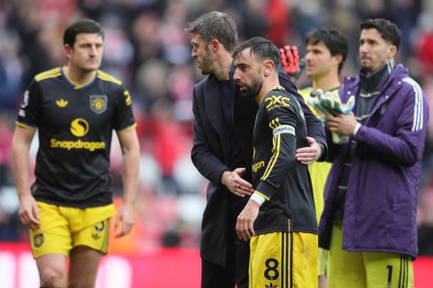Sunderland v Manchester United, ManU Premier League Manchester United Interim Head Coach Michael Carrick and Bruno Fernandes of Manchester United during the Premier League match between Sunderland and Manchester United at the Stadium Of Light, Sunderland, UK on 9 May 2026. Sunderland Stadium Of Light Tyne and Wear UK Editorial use only DataCo restrictions apply See www.football-dataco.com , Copyright: xAlunxRobertsx PSI-24233-0060