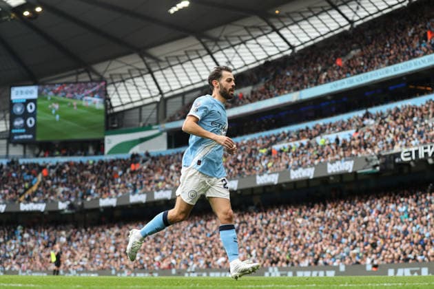 Premier League: Manchester City v Brentford Bernardo Silva of Manchester City walks over to take corner kick during the Premier League match Manchester City vs Brentford at The City in the Community Etihad Stadium, Manchester, United Kingdom on 09 May 2026 (Photo by Jorge Horsted News Images) Manchester The City in the Community Etihad Stadium Greater Manchester United, ManU Kingdom Copyright: xJorgexHorsted NewsxImagesx