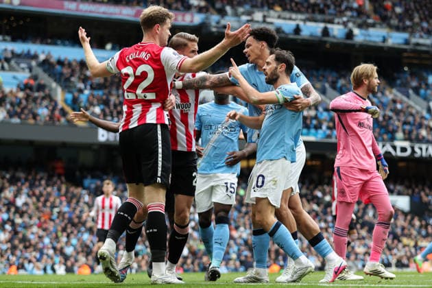 Premier League: Manchester City v Brentford Bernardo Silva of Manchester City and Nathan Collins of Brentford in argument during the Premier League match Manchester City vs Brentford at The City in the Community Etihad Stadium, Manchester, United Kingdom on 09 May 2026 (Photo by Jorge Horsted News Images) Manchester The City in the Community Etihad Stadium Greater Manchester United, ManU Kingdom Copyright: xJorgexHorsted NewsxImagesx