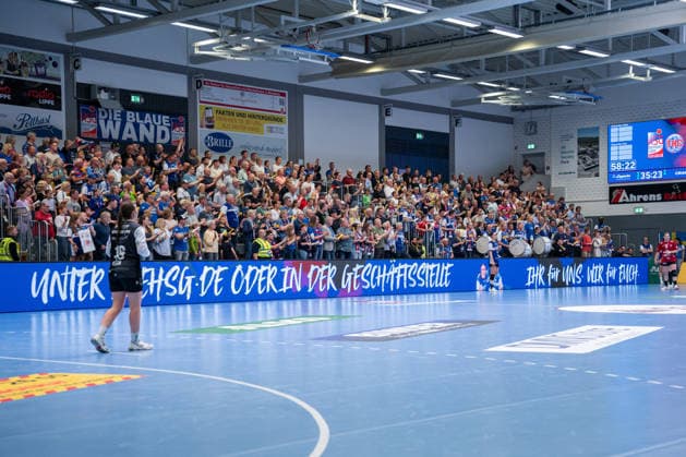 HSG Blomberg-Lippe (GER) vs. Thueringer HC (GER) Handball, 1. Handball Bundesliga Frauen, Halbfinale, Spiel 3, 9.5.2026, Saision 2025 2026, Blomberg Die Fans der HSG Blomberg-Lippe (GER) freuen sich auf den Sieg gegen den Thueringer HC (GER) Blomberg Sporthalle an der Ulmenallee Deutschland