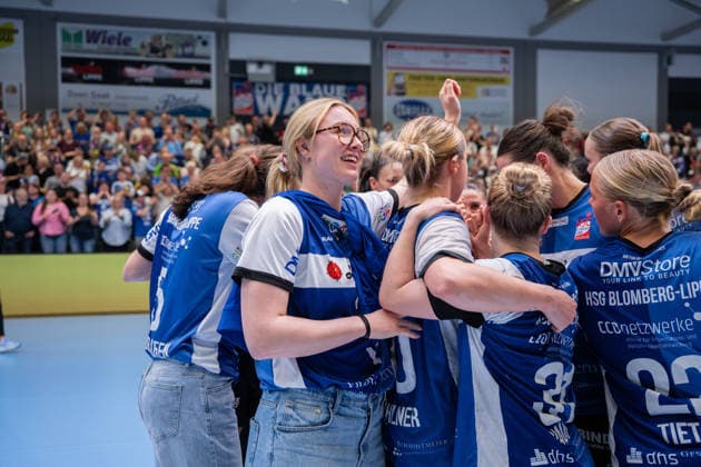 HSG Blomberg-Lippe (GER) vs. Thueringer HC (GER) Handball, 1. Handball Bundesliga Frauen, Halbfinale, Spiel 3, 9.5.2026, Saision 2025 2026, Blomberg Marie Michalczik (HSG Blomberg-Lippe, 24) freut sich nach dem Sieg gegen den Thueringer HC (GER) und dem Einzug ins Finale Blomberg Sporthalle an der Ulmenallee Deutschland