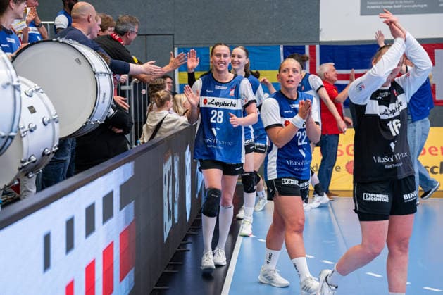 HSG Blomberg-Lippe (GER) vs. Thueringer HC (GER) Handball, 1. Handball Bundesliga Frauen, Halbfinale, Spiel 3, 9.5.2026, Saision 2025 2026, Blomberg Malin Sandberg (HSG Blomberg-Lippe, 28) freut sich nach dem Sieg gegen den Thueringer HC (GER) und dem Einzug ins Finale Blomberg Sporthalle an der Ulmenallee Deutschland