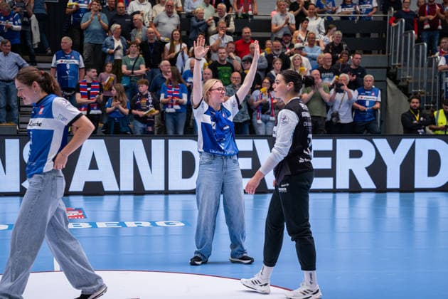 HSG Blomberg-Lippe (GER) vs. Thueringer HC (GER) Handball, 1. Handball Bundesliga Frauen, Halbfinale, Spiel 3, 9.5.2026, Saision 2025 2026, Blomberg Marie Michalczik (HSG Blomberg-Lippe, 24) feiert nach dem Sieg gegen den Thueringer HC (GER) und dem Einzug ins Finale Blomberg Sporthalle an der Ulmenallee Deutschland