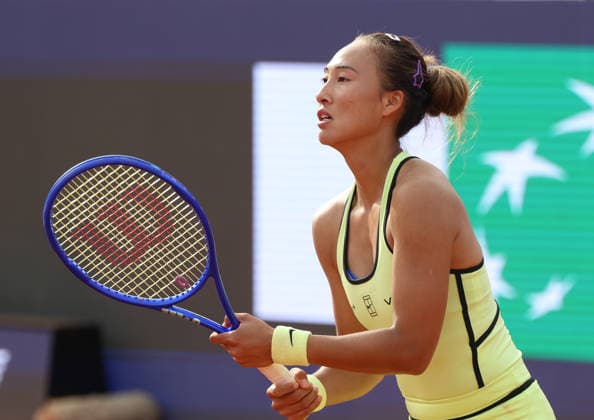 May 9, 2026, Rome, Lazio, Italy: QINWEN ZHENG of China during the match against J. Ostapenko of Latvia in the third round of tennis tournament WTA, Tennis Damen 1000 Internazionali BNL Dâ€⠢Italia, Rome, Italy. Zheng lost 6:4, 4:6, 4:6. Tennis, Internazionali BNL Dâ€⠢Italia 2026 - Qinwen Zheng 6:4, 4:6, 4:6. - ZUMAc278 20260509_zsp_c278_072 Copyright: xMarcinxCholewinskix