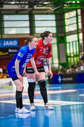 Szene mit Meret Ossenkopp (22; Union Neckarsulm) und Victoria Hasselbusch (31; BSV Sachsen Zwickau) Szene mit Meret Ossenkopp (22; Sport-Union Neckarsulm) und Victoria Hasselbusch (31; BSV Sachsen Zwickau)