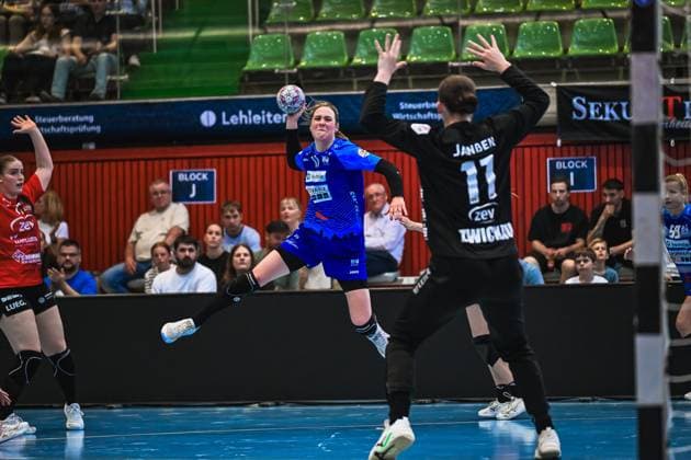 Szene mit Annefleur Bruggeman (11; Union Neckarsulm) und Lilly Jansen (11; BSV Sachsen Zwickau) Szene mit Annefleur Bruggeman (11; Sport-Union Neckarsulm) und Lilly Jansen (11; BSV Sachsen Zwickau)