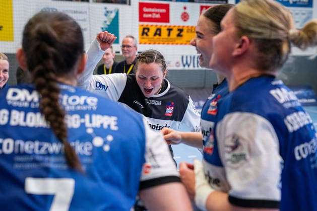 HSG Blomberg-Lippe (GER) vs. Thueringer HC (GER) Handball, 1. Handball Bundesliga Frauen, Halbfinale, Spiel 3, 9.5.2026, Saision 2025 2026, Blomberg Die Spielerinnen der HSG Blomberg-Lippe (GER) feiern nach dem Sieg gegen den Thueringer HC (GER) und dem Einzug ins Finale. Im Bild: Melanie Veith (HSG Blomberg-Lippe, 16) Blomberg Sporthalle an der Ulmenallee Deutschland