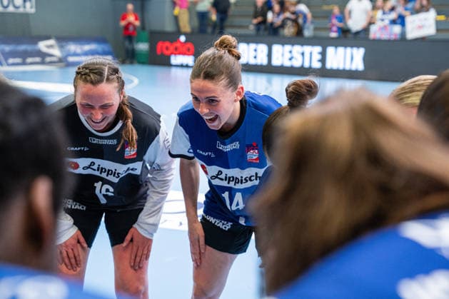 HSG Blomberg-Lippe (GER) vs. Thueringer HC (GER) Handball, 1. Handball Bundesliga Frauen, Halbfinale, Spiel 3, 9.5.2026, Saision 2025 2026, Blomberg Die Spielerinnen der HSG Blomberg-Lippe (GER) feiern nach dem Sieg gegen den Thueringer HC (GER) und dem Einzug ins Finale. Im Bild: Ona Vegue (HSG Blomberg-Lippe, 14) Blomberg Sporthalle an der Ulmenallee Deutschland