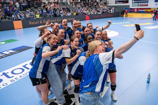 HSG Blomberg-Lippe (GER) vs. Thueringer HC (GER) Handball, 1. Handball Bundesliga Frauen, Halbfinale, Spiel 3, 9.5.2026, Saision 2025 2026, Blomberg Die Spielerinnen der HSG Blomberg-Lippe (GER) machen ein Selfie nach dem Sieg gegen den Thueringer HC (GER) und dem Einzug ins Finale Blomberg Sporthalle an der Ulmenallee Deutschland