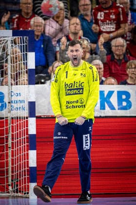 DAIKIN HBL: SG Flensburg-Handewitt vs TBV Lemgo Lippe; 09.05.26 Jubel Freude über gehaltenen Ball bei Benjamin Buric (Nr.01, SG Flensburg-Handewitt) DAIKIN HBL: SG Flensburg-Handewitt vs TBV Lemgo Lippe, GP JOULE Arena am 09.05.26 Copyright: xBEAUTIFULxSPORTS MarioxM.xKobergx