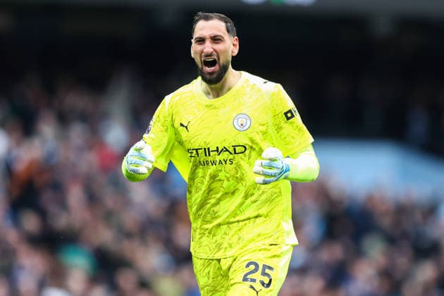 Premier League: Manchester City v Brentford Manchester City goalkeeper Gianluigi Donnarumma celebrates Erling Haland of Manchester City goal to make it 2-0 during the Premier League match Manchester City vs Brentford at The City in the Community Etihad Stadium, Manchester, United Kingdom on 09 May 2026 (Photo by Jorge Horsted News Images) Manchester The City in the Community Etihad Stadium Greater Manchester United, ManU Kingdom Copyright: xJorgexHorsted NewsxImagesx