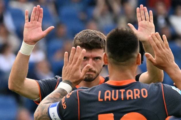 Foto IPP Felice De Martino Roma 09 05 2026 Calcio Campionato serie A 2025-2026 Lazio - Inter Nella foto: Esultanza dopo il gol di Petar Su?i? Italy Photo Press World Copyright Roma italy Italia ITALY  Copyright: xR4924_italyphotopressx