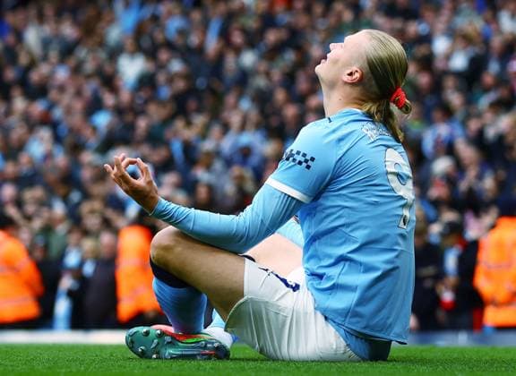 Erling Haaland of Manchester City celebrates scoring a goal to make it 2-0 Manchester City v Brentford, Premier League, Football, Etihad Stadium, Manchester , UK - 09 May 2026Manchester Etihad Stadium United Kingdom EDITORIAL USE ONLY No use with unauthorised audio, video, data, fixture lists, club league logos or live services. Online in-match use limited to 120 images, no video emulation. No use in betting, games or single club league player publications. Copyright: xMattxWest Shutterstockx 16861722ac